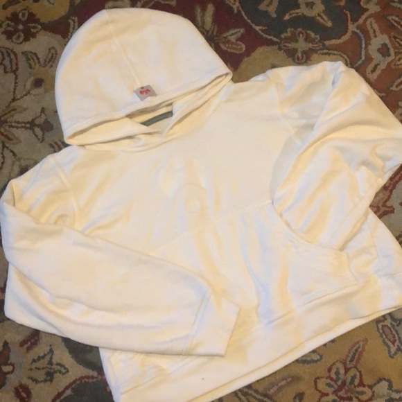 White cropped sweatshirt - Picture 1 of 3